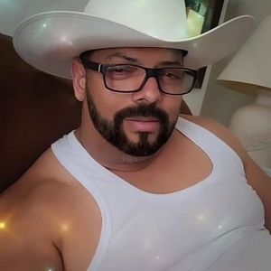 Meet your Posher, Cesar